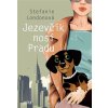 Jezevčík nosí Pradu (Stefanie London)