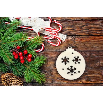 DomTextilu Vianočná guľa na stromček s vyrezávanými vločkami 12236