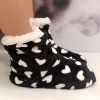 Dámske plyšové čierno-biele ponožky Heart Warmth 35-41