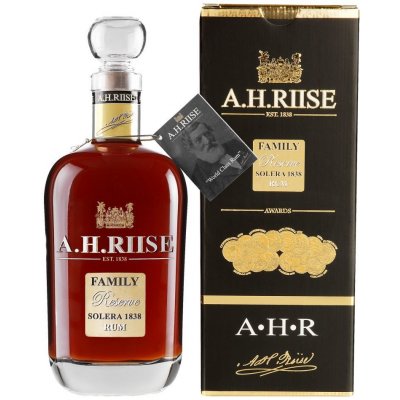 A.H. Riise Family Reserve 40% 0,7 l (kartón)