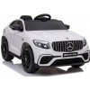 Automobil Mercedes biely
