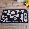 PET REBELLION Koberček pod misku Dinner Mate flowers black 40x60cm