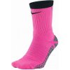 NIKEGRIP STRIKE LTWT CREW - Futbalové ponožky Nike Grip Strike Lightweight Crew s extra polstrovaním, dynamickú kompresiou a vystužením v oblasti päty. Na chodidle sa nachádza špeciálna flex drážky, k