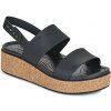 Crocs Sandále Brooklyn Cork Low Wedge Čierna