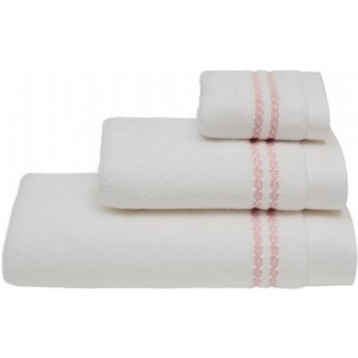 Soft Cotton 3x malý uterák CHAINE 30x50 cm. Malý froté uterák MICRO COTTON 32x50 cm z micro bavlny je zárukou najvyššej kvality. Vlákna majú vyššiu absorpciu a udržujú farebnú stálosť. Biela / ružová