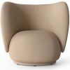Ferm Living Kreslo Rico Brushed – pieskové