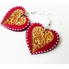 Bordové folklórne srdcové náušnice vypaľované do dreva (Drevené folklórne náušnice bordové srdcia s vypaľovaným vzorom)