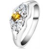 Šperky eshop - Ligotavý prsteň v striebornej farbe, rozdelené ramená, žlto-číre zirkóny G11.28 - Veľkosť: 54 mm