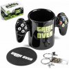 Originálna sada pre hráčov GAME OVER - Hrnček Gamepad, podtácok a 2 kľúčenky (Game set - hrnek, podtácek a dvě klíčenky)