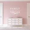 Sablio Samolepka na stenu: nápis Family - 120x84 cm