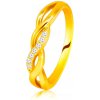 Šperky eshop - Lesklý prsteň zo 14K žltého zlata - prepletené vlnky, briliantová línia S3BT507.20 - Veľkosť: 51 mm