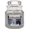 Yankee Candle Vonná sviečka Cosy Up, jantár, okvetné lístok, 104 g, 1613612E