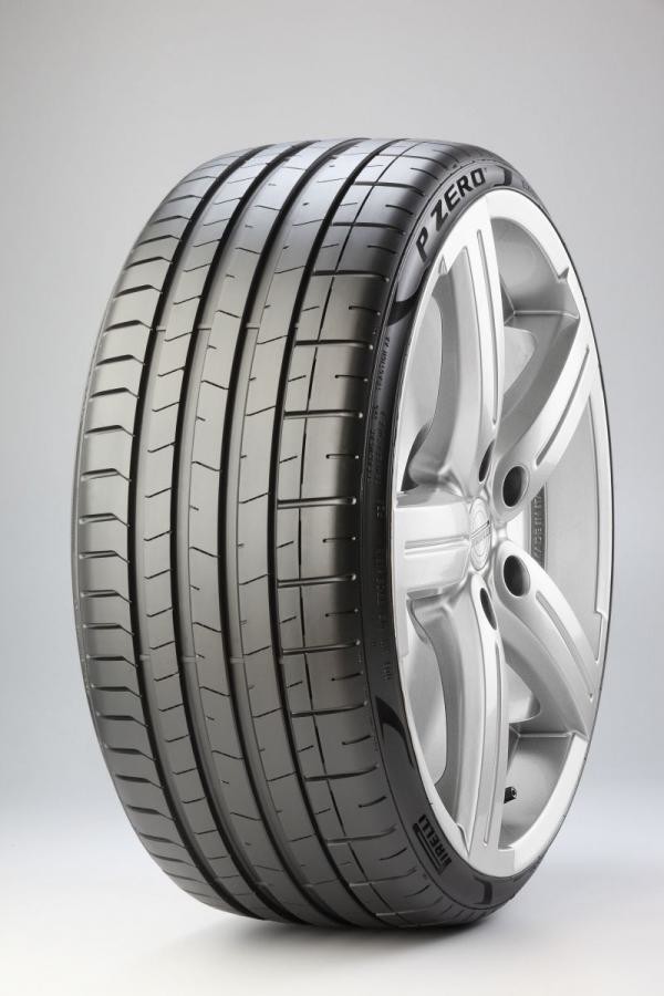 Pirelli P ZERO PZ4 235/45 R20 100T