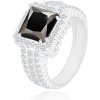 Šperky eshop - Strieborný prsteň 925 - čierny zirkónový štvorec, číry zirkónový lem a ramená BB02.14 - Veľkosť: 62 mm