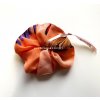 VYSNIVANE COPIKY Gumička scrunchie na vlasy latkovaná kvetovaná