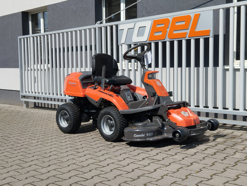 Husqvarna R 216T AWD