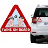 Samolepka na auto trojuholník TWINS chlapci