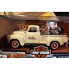 Harley-Davidson model auto a Harley motorka 1950 Chevrolet 3100 Pickup + 2001 Softail Heritage Springer