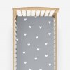 Goldea bavlnená napínacia plachta do detskej postieľky - srdiečka na sivom 70 x 140 cm