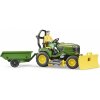 Bruder 62104 Záhradný traktorček J.Deere s príslušenstvom a figúrkou 1:16