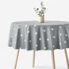 Goldea okrúhly obrus 100% bavlnené plátno - srdiečka na sivom Ø 150 cm