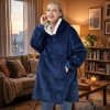 VERK Deka s rukávmi a kapucňou Huggle Hoodie - blue