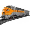 Mould King 12018 World Railway Dieselová lokomotíva EMD F7 s vagónom R/C