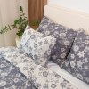 Takoy Obliečka na vankúš 50x70 cm tkaný mušelín luxury kvety šedomodré-HT-00724 | 50x70 cm obliečka na vankúš