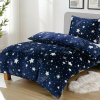 Jemné mikroplyš obliečky Homa DEBORAH STAR BLUE 140x200 cm Jemné mikroplyš obliečky Homa DEBORAH STAR BLUE 140x200 cm - 140x200 cm - 1x vankúš 1x prikrývka - zips