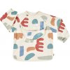 Podbradník 2v1 Bib with Removable Sleeves Playful Beaba s odnímateľnými rukávmi vodeodolný so vzorom od 4 mes