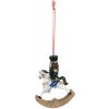 Clayre & Eef Závesná vianočná ozdoba Luskáčik v zelenom na hojdacom koníkovi - 7*2*10 cm - Clayre & Eef