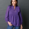 Jednofarebná blúzka s volánmi fialová