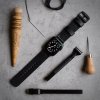 Vidra Brand KOŽENÝ REMIENOK NA APPLE WATCH MASTER - ČIERNY KOVANIE (zapínania, adaptér): ČIERNY, VEĽKOSŤ HODINIEK: 44 / 45 / 46 mm
