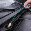 Kefa na čistenie odtokov v automobile (Praktický nástroj na čistenie odtokov strešného okna, dverí a úzkych kanálikov)