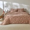 Bavlnená posteľná bielizeň Vick s grafickým dizajnom karamelová 090