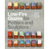 Complete Guide to Low-Fire Glazes for Potters and Sculptors (Ben Carter)(Pevná)