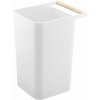 YAMAZAKI Odpadkový kôš s madlom Como 3132, plast / drevo, 9,5 l, biely