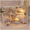 Drevený retro domček pre bábiky model DIY 3013 LED 13cm biela