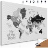 Obraz na korku neobyčajná mapa sveta v čiernobielom prevedení