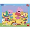 Puzzle 12 Peppa Pig si hraje deskové tvary