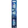 Oral-B Pro Clean Cross Action zubná kefka, stredná