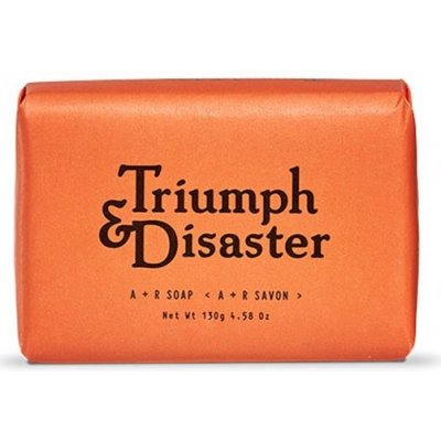 Triumph & Disaster tuhé mydlo Almond & Rosehip 130 g