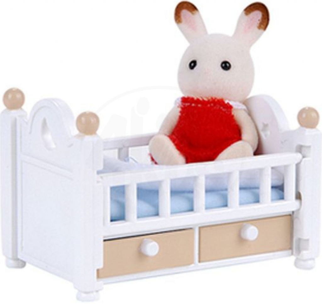 Sylvanian Families Nábytek chocolate králíků baby králík v postýlce