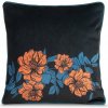 Takoy PREMIUM Obojstranná dekoračná obliečka na vankúš EMMA z luxusného zamatu s kvetinovou potlačou a lemovkou na okrajoch-HF-425343 | 45 x 45 cm