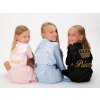 Satin kids robes , Farba čierna, Emblém Kráľovská koruna + text, Farba nite zlatá