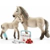Schleich 42430 set žriebä a islandská kobyla s lekárničkou