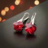MSPERK Strieborné dámske náušnice kvety červené Flower Siam Ag 925/1000