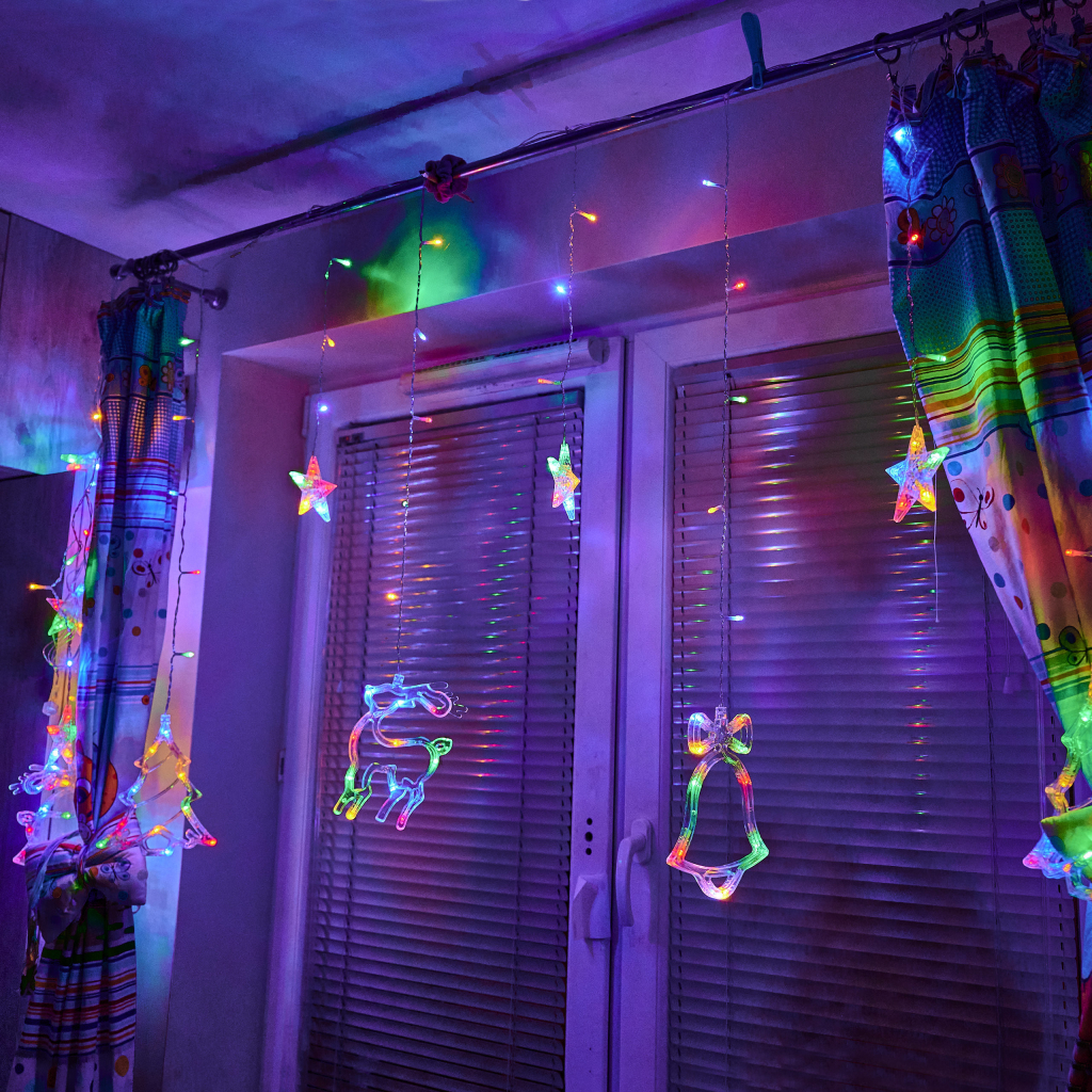 IKO Vianočné svetielka 138 LED 2,5m Sobíkovia viacfarebné