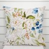 Biante Bavlnená obliečka na vankúš Sandra SA-668 Kvety a modro-zelené listy na bielom 30 x 50 cm