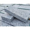 1 Šedá žula Rammer 20 cm x 10 cm x 3 cm dlažba - pieskovaný protišmykový povrch
